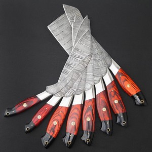 Ensemble de 8 couteaux de chef en acier Damas, manches en bois, design ambidextre, lames faites à la main à 67 couches, OEM professionnel - Product Image 2