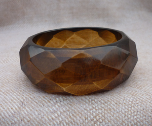 Bracelet en résine antique gravé à la main – Bracelets vintage sculptés à la main à motifs géométriques, bijoux de luxe tendance, vente en gros - Product Image 1