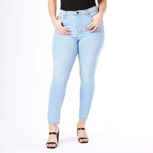 กางเกงยีนส์คาปรีสีฟ้าอ่อนเอวกลางสำหรับผู้หญิง กางเกงยีนส์ลำลองฤดูร้อนแบบยืดได้ ระบายอากาศได้ดี ลุคคลาสสิค ซักง่าย สไตล์เซ็กซี่ สตรีทแวร์ - Product Image 4