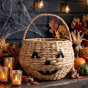 Cesta de Jacinto de Agua para Halloween con Asas, Cesta Tejida con Forma de Calabaza, Cesta de Almacenamiento Rústica Estilo Boho y Decoración Otoñal para el Hogar - Product Image 1