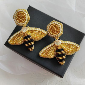 Cadeau de Noël fait main, léger, en perles de rocaille rouges et vertes, accessoires de fête, bijoux festifs par MULTI CRAFT - Product Image 5