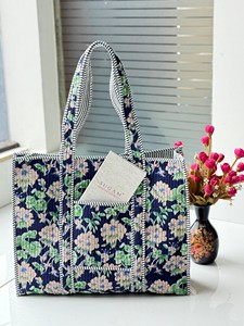 Bolso de Hombro Bohemio Acolchado de Algodón con Estampado Artesanal para Mujer, con Cierre Abierto, Lavable, Bolso de Algodón Estampado de Jaipur - Product Image 4