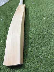 ไม้คริกเก็ต PLAYERS EDITION ENGLISH WILLOW รุ่น Comfort Wood สำหรับคนถนัดซ้าย น้ำหนักเบา ผลิตในปากีสถาน - Product Image 3