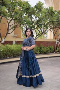 Conjunto de Lehenga Choli de Seda Azul con Bordado Dorado, Traje Tradicional Indio para Bodas, para Mujer, Largo hasta el Suelo, Corte Regular - Product Image 3