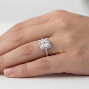 Anillo de Compromiso Moderno con Diamante Cultivado en Laboratorio, Corte Princesa, Diseño Catedral, Oro Sólido de 14K, Regalo para Mujer, Boda, Fiesta, Propuesta - Product Image 3