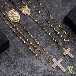 Collier avec pendentif croix doré, chaîne perlée, détail médaillon religieux, accents en cristal, bijoux de mode pour femmes - Product Image 4