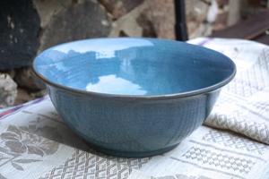 Bol à soupe en céramique haut de gamme, glaçure bleue apaisante, forme profonde arrondie, résistant aux éclats, sans danger pour les aliments, idéal pour les repas confortables à la maison - Product Image 2