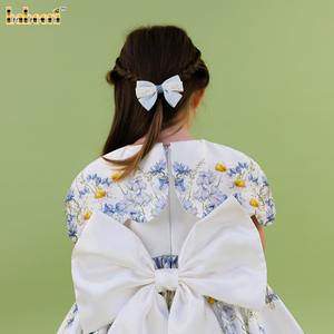 Vestido de Niña Blue Meadow Blossom con Cuello Redondo, Diseño Floral Bordado a Mano, Otoño, 100% Algodón Tafetán Ecológico, Midi-FC016 - Product Image 4