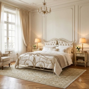 Cadre de lit victorien robuste en fer forgé, fait main, réglable, avec revêtement en velours, plateforme métallique Queen, taille personnalisée OEM - Product Image 6