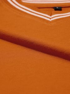 Camiseta de Algodón de Lujo con Cuello en V para Hombre, Estilo Urbano, Hombros Caídos, Diseño Liso, Material Suave al Tacto, Comodidad Relajada - Product Image 3
