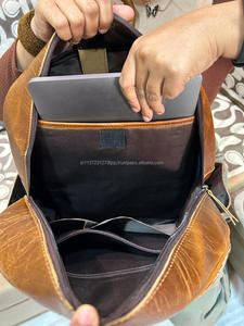 Sacs à dos en cuir de vachette véritable usiné à la main Sacs à dos en cuir sculptés élégants Sacs à dos de style occidental Nouvelle mode élégante - Product Image 6