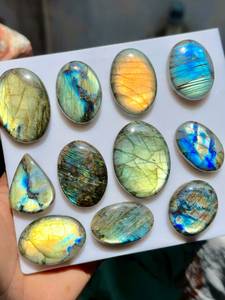 MAHNAJ GEMS ขายส่งพลอยลาบราดอไรต์ธรรมชาติคุณภาพสูง รูปทรงวงรีขัดเงา สำหรับอุปกรณ์ทำเครื่องประดับขายส่ง - Product Image 3