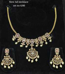 Elegant Green Kundan Necklace <b>Set</b> with Pearl Drops, Matching Earrings, Bridal Wedding & Festive Jewellery <b>Set</b> - Product Image 2
