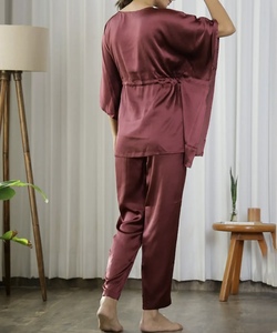 Ensembles coordonnés élégants de kaftans pour femmes, kaftans de Dubaï, adaptés à un usage quotidien, tenue de nuit, vêtements et accessoires conçus. - Product Image 6