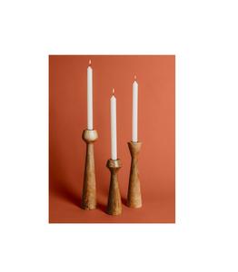 Portavelas de madera minimalista que ofrece un diseño simple y limpio para la decoración del hogar contemporáneo. - Product Image 1