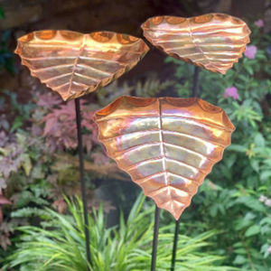Lot de 3 piquets décoratifs en cuivre en forme de feuille pour abreuvoir d'oiseaux, ornements de jardin faits à la main, polis, pour extérieur - Product Image 2
