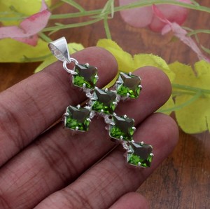 Wholesale Natural <b>Peridot</b> 925 Sterling Silver Cross Pendant Handmade Faceted Gemstone Religious Cross Pendant <b>Jewelry</b> For Women - Product Image 6