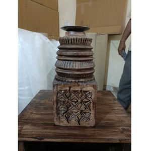 Portavelas de Madera OMKAAR, Tallado a Mano, Estilo Antiguo, Tamaño Mediano, Base de Metal, Decoración para el Hogar, Navidad, Cumpleaños, Halloween - Product Image 1