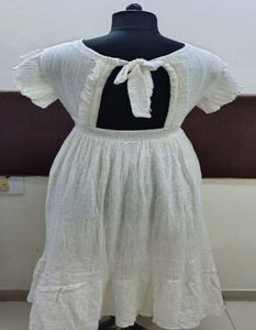 ชุดเดรสผ้าฝ้ายเครปผสมลูเร็กซ์ ดีไซน์หรูหราสำหรับงานปาร์ตี้ รับผลิตแบบ OEM ODM แบรนด์ส่วนตัว - Product Image 4