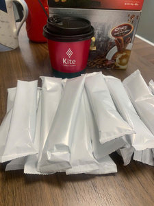Café instantané IIGLOBAL Durian 3 en 1, mélange en poudre emballé dans des sachets blancs avec logo de la marque et coordonnées - Product Image 1