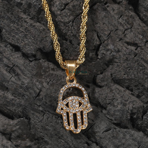 Pendentif Main de Fatma en Argent 925 Rhodié Or avec Cristaux de Laboratoire et Strass – Breloque de Luxe pour Usage Quotidien – Bijou Unisexe Hip Hop - Product Image 2