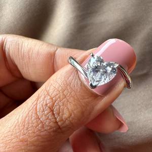 Anillo de Moissanita con Forma de Corazón y Banda Curva para Mujer, Plata 925 Original, Joyería Única para Propuesta de Matrimonio, Regalo de Boda - Product Image 2
