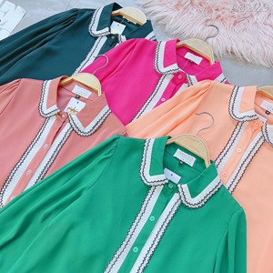 Blusa Elegante de Manga Larga para Mujer al por Mayor con Cuello Peter Pan en Contraste, Ribete Ricrac y Botones Delanteros para Oficina y Venta Minorista en Boutiques - Product Image 4