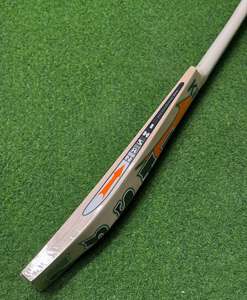 Bate de Críquet Ihsan Sports Serie Clásica Edición King, Madera de Sauce Inglesa, Peso Ligero, Grosor de 40 mm, Funda Protectora de Burbuja Incluida - Product Image 4