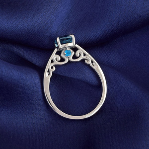 Anillo Solitario de Plata de Ley S925 con Topacio Azul Suizo Redondo para Mujer, Anillo de Compromiso Clásico con Engaste de Garras, Joyería Fina con Gema de Topacio - Product Image 6