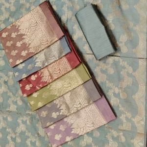 Traje de Seda Pura Banarasi de 3 Piezas - Product Image 1