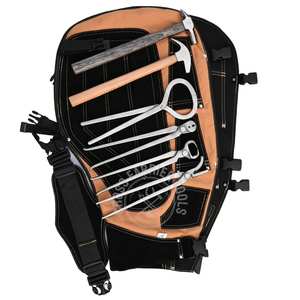 Kit d'outils professionnels de fermeur pour le soin des sabots avec tablier de sécurité, coupe-ongles à sabots, tire-clincheur courbé, testeur de douleur et marteau - Product Image 1