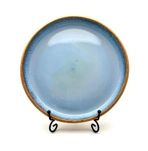 Assiette à dîner en céramique dégradée effet Brise Côtière, bord rustique chaud, finition brillante, vaisselle durable pour la maison moderne - Product Image 1