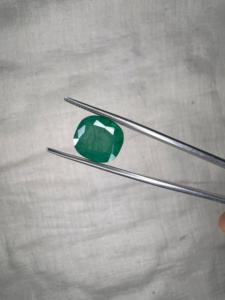 Émeraude Sakota Verte Naturelle de 4,64 ct, Forme Coussin, Pierre Précieuse Certifiée pour Bagues et Bijoux - Product Image 3
