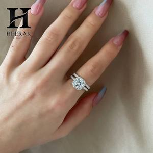 Conjunto de Anillos de Boda de Lujo con Diamantes Halo - Anillo de Compromiso Solitario Certificado - Joyería de Oro de 18K/14K Personalizable - Product Image 4