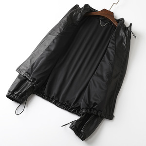 Veste en cuir PU respirante imprimée pour femme, fermeture éclair, col mandarin, vêtement d'extérieur tissé, tenue assortie pour couple, automne, noir - Product Image 4