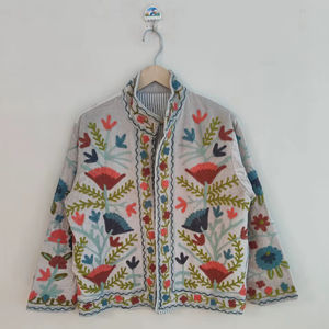 Veste en velours Suzani brodée à la main, style indien, robe de mariée bohème, veste de festival, cadeau de Noël pour elle-lui - Product Image 1