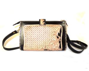 Sac à bandoulière en cuir fabriqué à la main pour femmes avec une belle doublure en coton au design floral style bandoulière pour les fêtes - Product Image 2