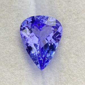 Pierre précieuse naturelle certifiée Tanzanite taille poire avec excellente couleur et lustre, Zoisite naturelle 1,96 carat, clarté loupe, pierre brute - Product Image 1