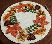 Ensemble de napperons de table perlés, sous-verres en perles de verre, housses de coussin et chemins de table floraux pour la décoration de salle à manger par Falah International - Product Image 4