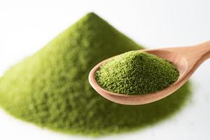 Poudre d'extrait de feuilles de Moringa sauvage de qualité alimentaire, emballée sous vide en bouteille - Product Image 3