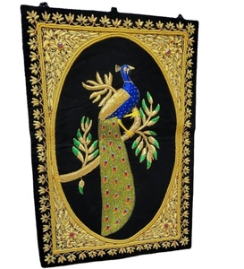Tapiz de Pared de Tela Bordada a Mano con Diseño Zari Zardozi, Decoración de Hogar de Lujo, Forma Rectangular con Joyas Zari - Product Image 1