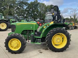 Tracteur utilitaire John Deere 5050E 50 CV à moteur diesel, avec prise de force et système hydraulique – Prix usine, vente chaude - Product Image 2