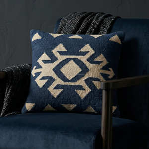 Funda de Almohada Decorativa de Kilim Tejido a Mano en Terracota para Decoración Rústica, Estilo Mediterráneo y Bohemio - Product Image 4