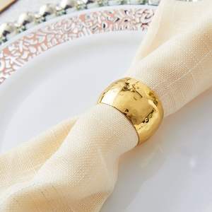 Elegante Anillo de Servilleta Metálico Diseñado para Hogares con Estilo que Realza la Apariencia de la Mesa de Comedor con un Toque Decorativo Moderno - Product Image 3