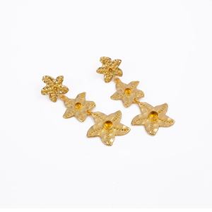 Boucles d'oreilles de créateur Boho Chic triple étoile de mer fabriquées à la main en quartz citrine plaqué or bijoux tendance en forme de goutte - Product Image 4