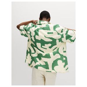 Camisa informal con estampado abstracto y alto contenido de algodón, de corte relajado para hombre, para vacaciones de verano en la playa y uso diario - Product Image 2