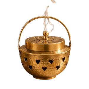 Brûleur d'encens en fer avec découpes en forme de cœur, finition martelée artisanale, pour usage religieux, support décoratif d'aromathérapie toutes saisons - Product Image 3