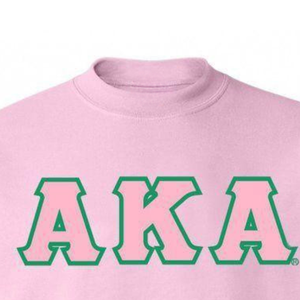 Sudadera de Cuello Redondo AKA Twill, Sudadera de Felpa Premium, Ropa Personalizada para Hermandades Griegas, Sudadera AKA Bordada en Rosa Claro y Verde - Product Image 5