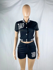 Conjunto de 2 Piezas para Mujer, Estilo Preppy, Top con Botones y Logotipo B, Color Sólido, Manga Corta, Corte Regular, Ropa de Primavera/Verano - Product Image 5