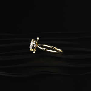 Anillos de compromiso de moissanita con forma de corazón creados en laboratorio, éticos, para grupos de compra de joyería de alto volumen y organizadores de bodas - Product Image 3